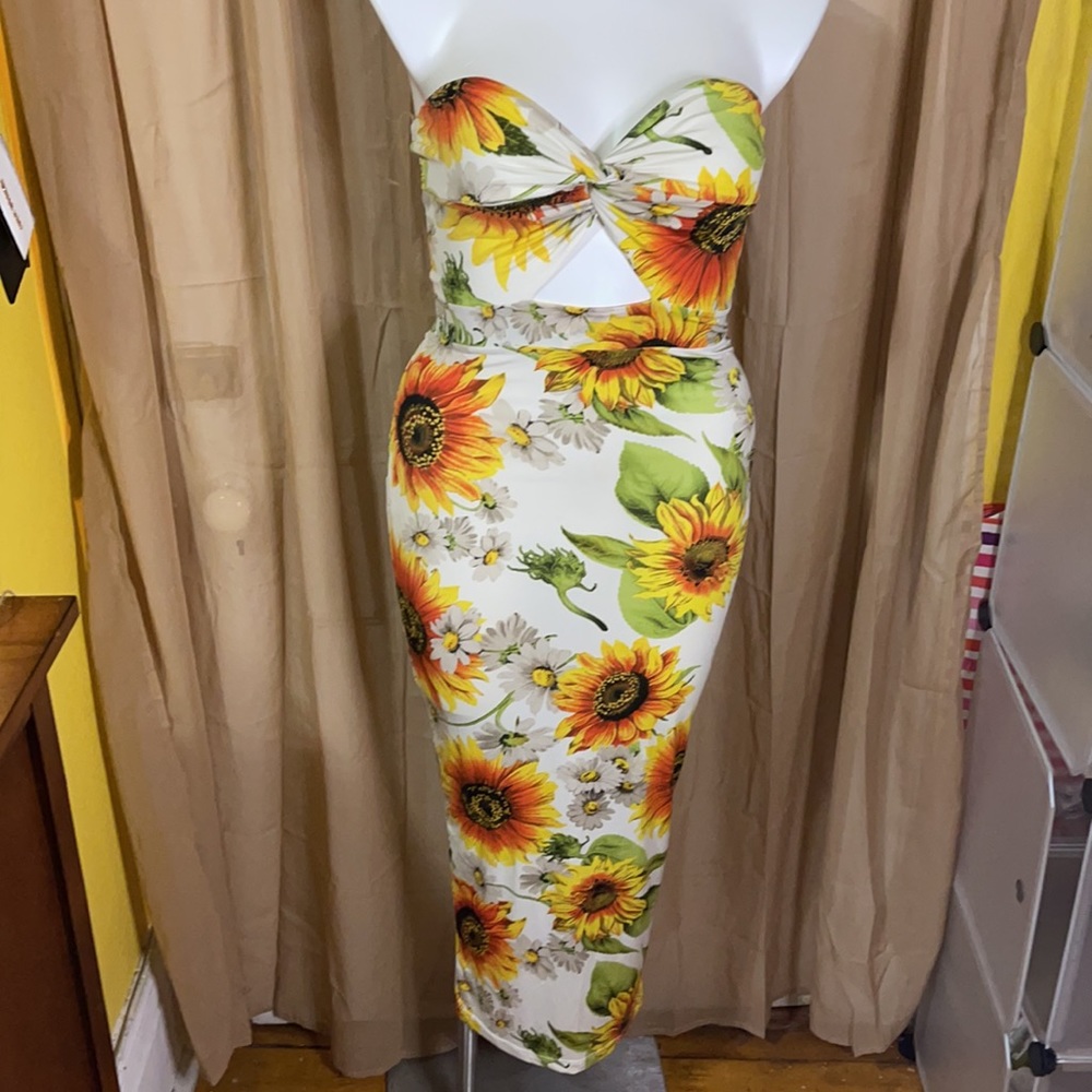 Dress - Picture 5 of 10